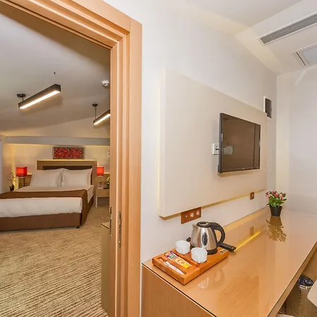 Boursier 1 & Hotell 4*