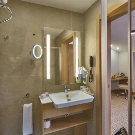 Boursier 1 & Hotell 4*