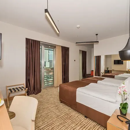 Boursier 1 & 4* Istanbulská provincie