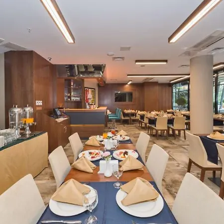 Hotel Boursier 1 & 4*