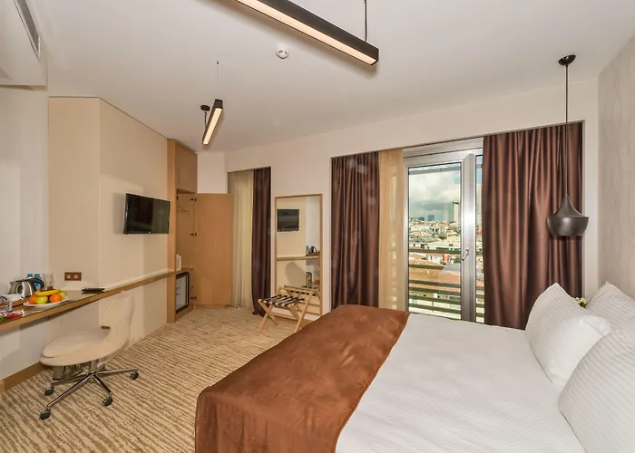 Hotel Boursier 1 & 4*