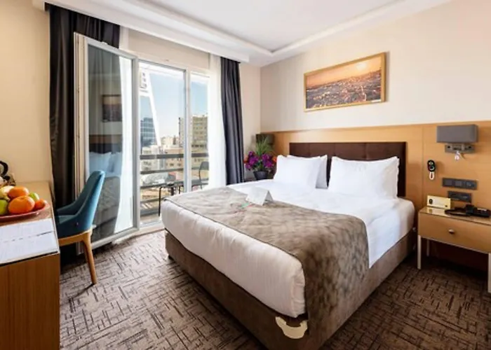 Hotel Boursier 1 & 4*