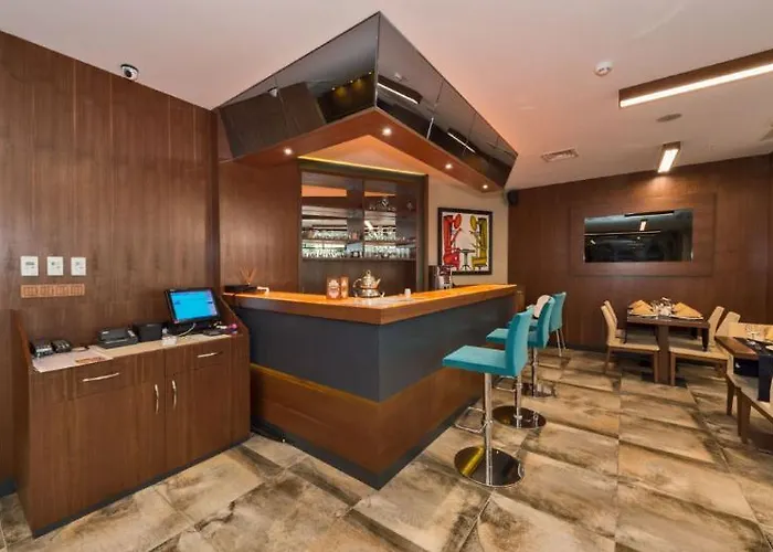 Boursier 1 & 4* Istambul