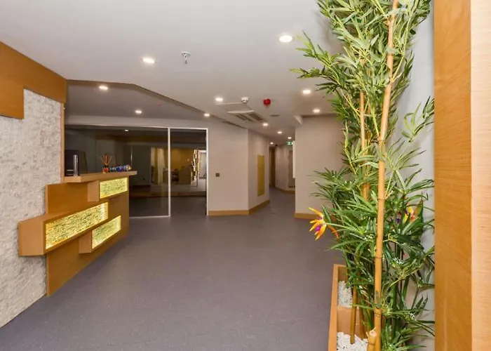 Hotel Boursier 1 & 4*